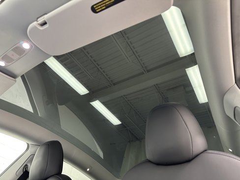 Used 2021 Tesla Model Y Long Range image 35