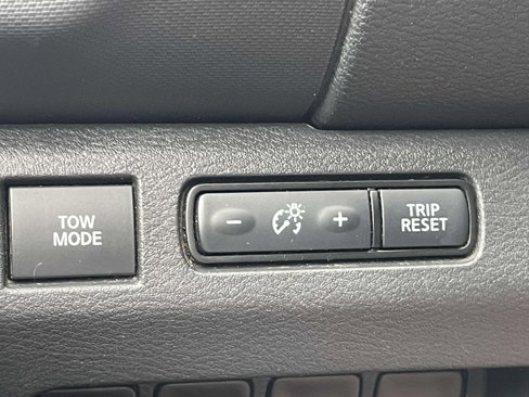 Used 2022 Nissan Frontier SV image 28