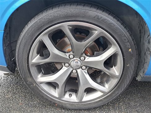 Used 2015 Dodge Challenger R/T Plus image 7