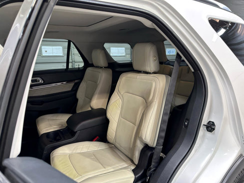 Used 2016 Ford Explorer Platinum image 13
