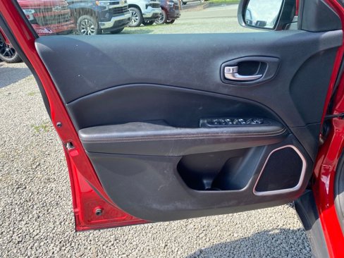Used 2019 Jeep Compass Latitude w/ Popular Equipment Group image 9