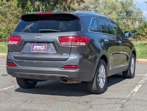 Used 2018 Kia Sorento LX image 5