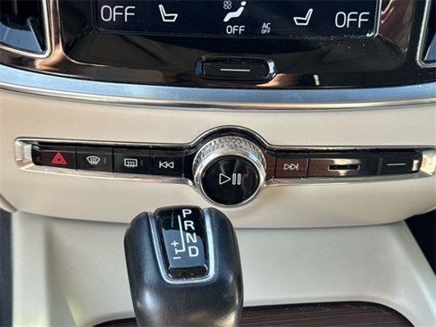 Used 2019 Volvo S60 T6 Momentum w/ Multimedia Package image 22