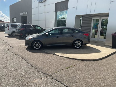 Used 2018 Ford Focus SE image 2