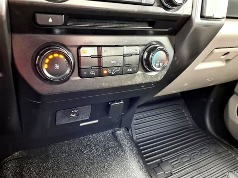 Used 2017 Ford F350 XLT w/ Snow Plow Prep Package image 28