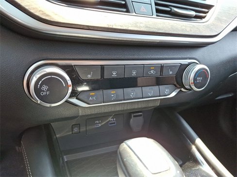 Used 2023 Nissan Altima 2.5 SV w/ SV Premium Package image 17