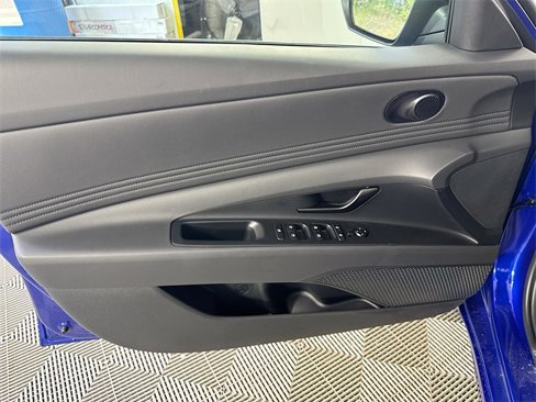 New 2025 Hyundai Elantra Sport image 3