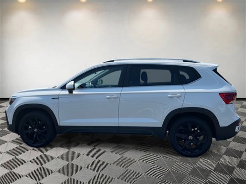 Used 2023 Volkswagen Taos SE image 6