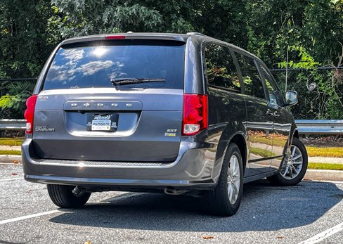 Used 2019 Dodge Grand Caravan SXT image 14