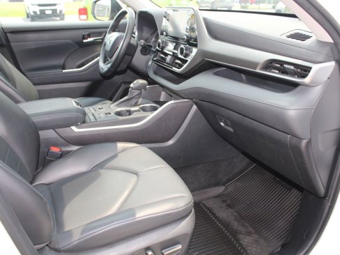 Used 2022 Toyota Highlander XLE image 33