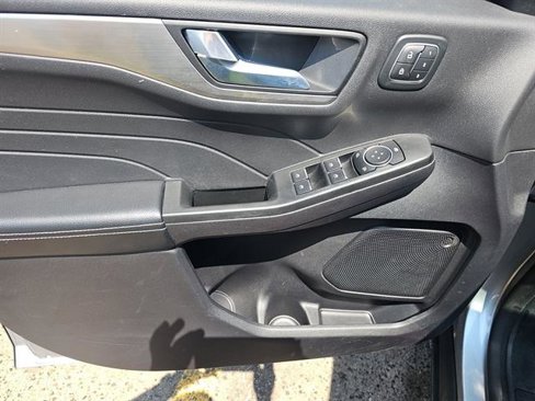 Certified 2022 Ford Escape Titanium image 10
