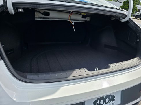 New 2025 Hyundai Elantra SE w/ Cargo Package image 14