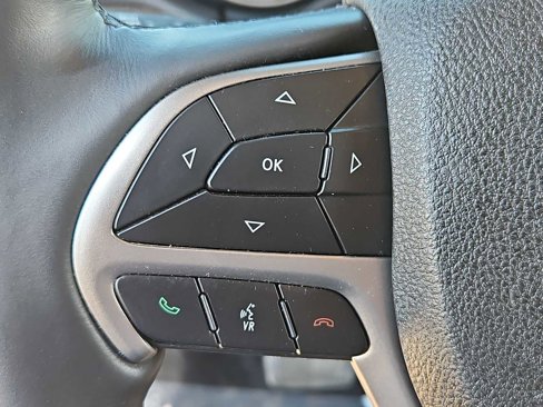 Used 2018 Jeep Grand Cherokee Limited w/ Luxury Group II image 24