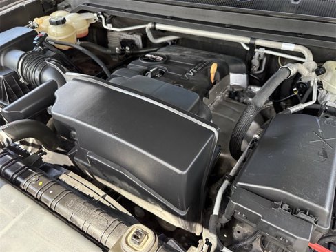 Used 2016 GMC Canyon SLE image 32