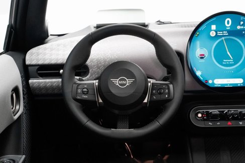 Certified 2025 MINI Cooper S image 13