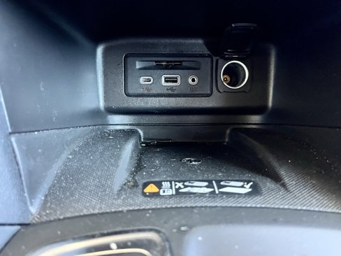 Used 2021 Chevrolet Equinox Premier image 20