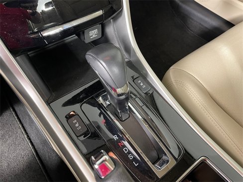 Used 2017 Honda Accord EX-L image 9