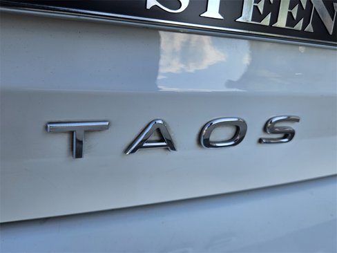 Certified 2024 Volkswagen Taos SE image 13