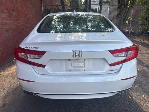 Used 2018 Honda Accord Touring image 10
