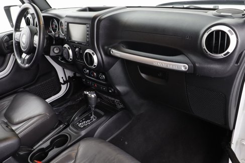 Used 2015 Jeep Wrangler Unlimited Rubicon image 19