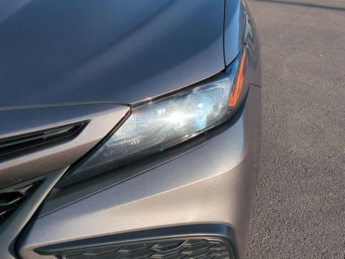 Used 2021 Toyota Camry SE image 12
