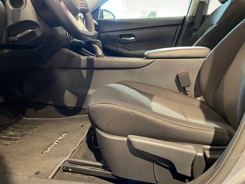 Used 2024 Nissan Sentra SV image 23