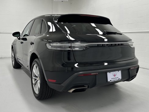 Used 2022 Porsche Macan image 8