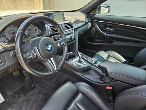 Used 2020 BMW M4 Convertible image 4