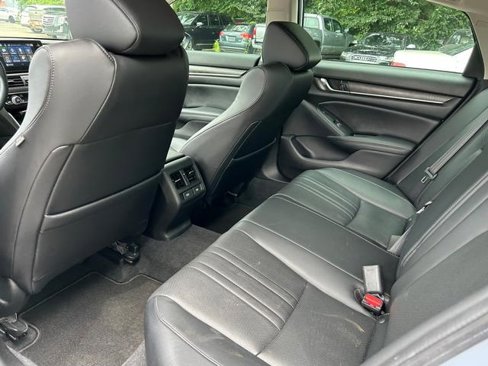 Used 2022 Honda Accord Touring image 12