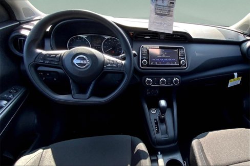 New 2025 Nissan Kicks Play S image 6