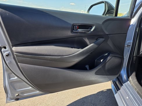 Used 2022 Toyota Corolla LE image 14