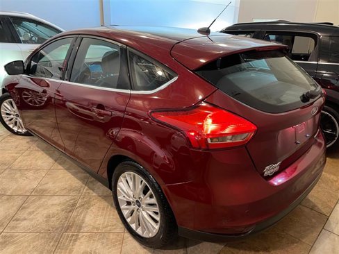 Used 2017 Ford Focus Titanium w/ Titanium Technology Package image 4
