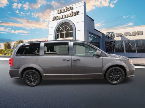 Used 2020 Dodge Grand Caravan GT image 2