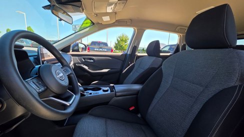 Used 2023 Nissan Rogue SV image 22