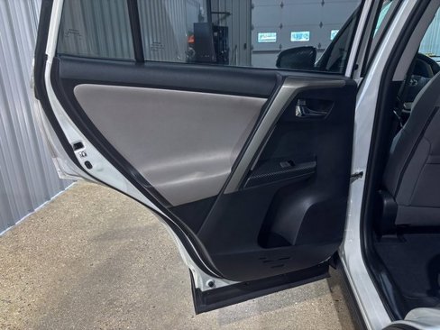 Used 2015 Toyota RAV4 XLE image 21