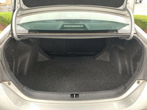 Used 2017 Toyota Corolla LE image 34