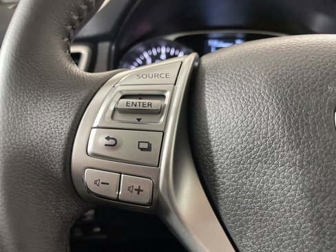 Used 2016 Nissan Rogue SL image 32
