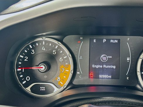 Used 2016 Jeep Renegade Latitude image 12