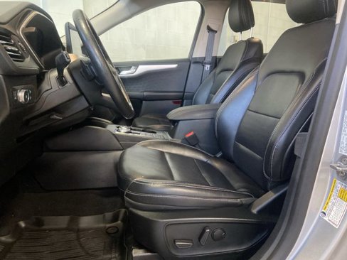 Used 2020 Ford Escape SEL image 4