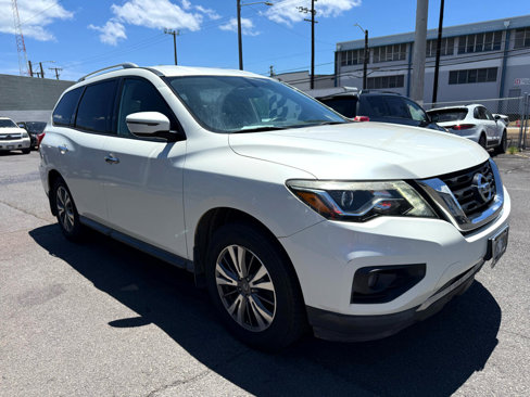 Used 2017 Nissan Pathfinder SV image 4