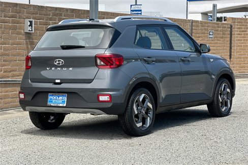 New 2025 Hyundai Venue SEL image 4