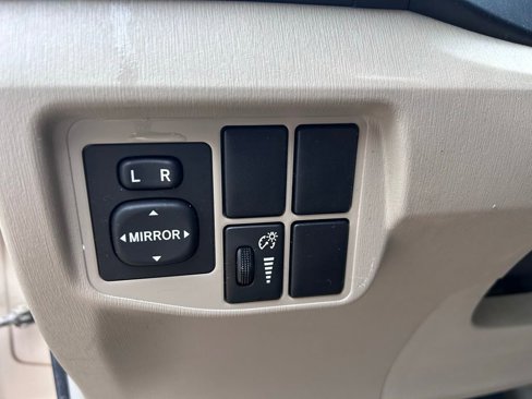 Used 2011 Toyota Prius Two image 13