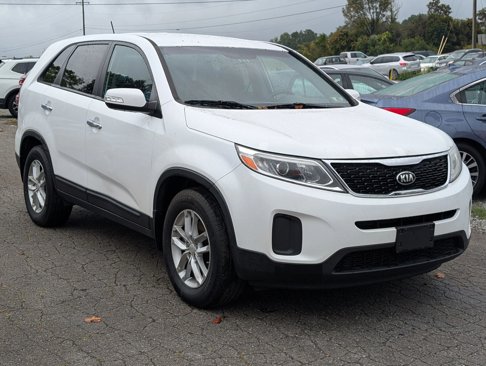 Used 2015 Kia Sorento LX image 7