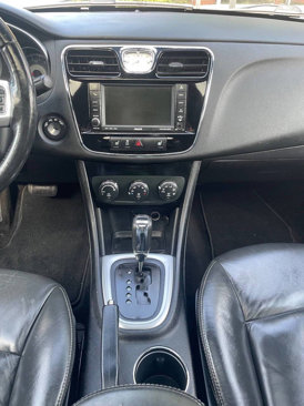 Used 2011 Chrysler 200 Limited image 29