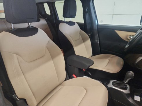 Used 2015 Jeep Renegade Latitude w/ Trailer Tow Group image 9
