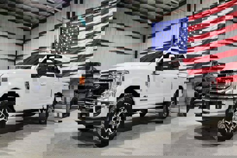 Used 2020 Ford F250 Lariat w/ Lariat Value Package image 3