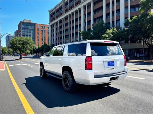 Used 2019 Chevrolet Suburban LT image 5