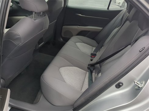 Used 2021 Toyota Camry LE image 22