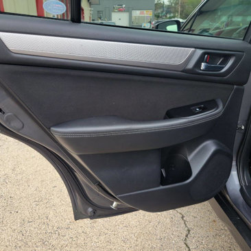 Used 2018 Subaru Outback 2.5i Premium image 9