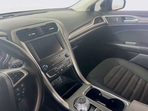Used 2019 Ford Fusion SE image 19